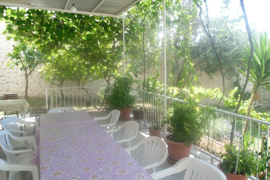 Hostel Guesthouse Mira โอมิช ภายนอก รูปภาพ