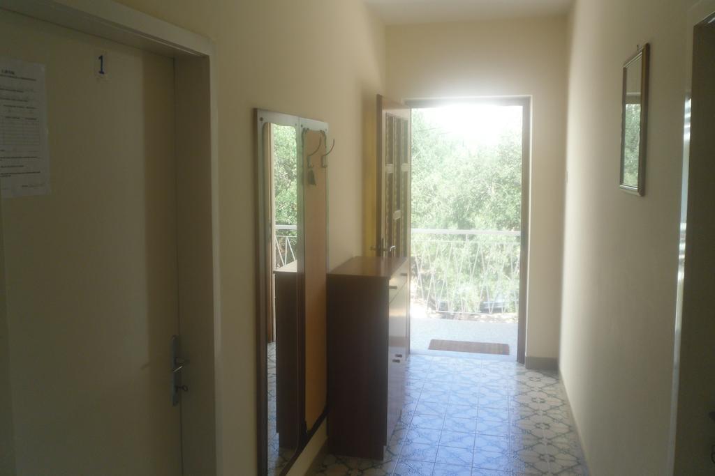 Hostel Guesthouse Mira โอมิช ห้อง รูปภาพ